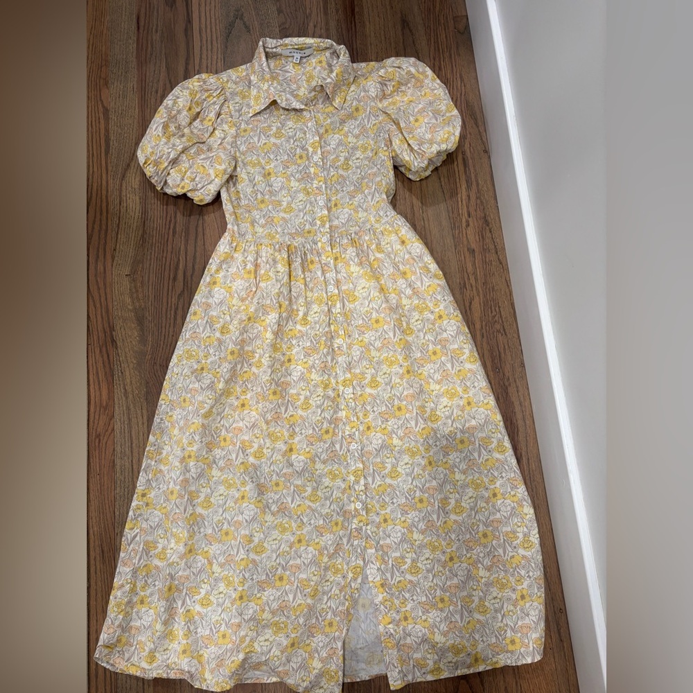Moodie Yellow and White Puff Sleeve Sundress